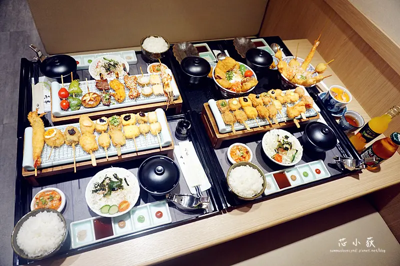 天串元祖串揚。超值串揚套餐，1次品嚐9種不同串揚，沙拉、漬物、味噌湯、無限量供應越光米飯，海鮮、肉品、野菜任你選，5種醬料搭配!