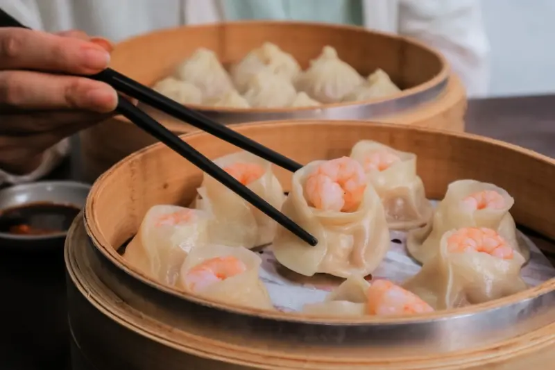 【板橋美食】56巷口湯包：隱藏巷內裕民街小吃排隊人氣爆漿湯包 /板橋小吃