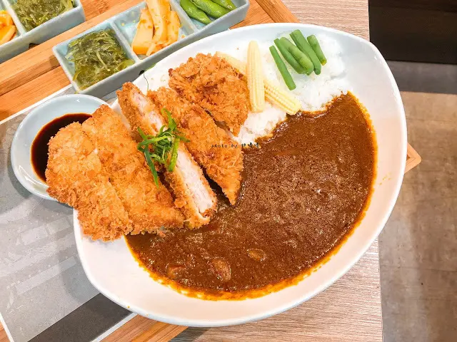 【台中 沙鹿】初曉 江戶天麩羅專賣店🍛靜宜商圈大份量厚切豬排定食，平價又美味，一次吃兩份也不心疼，平日打卡還送甜點，根本划算！！
