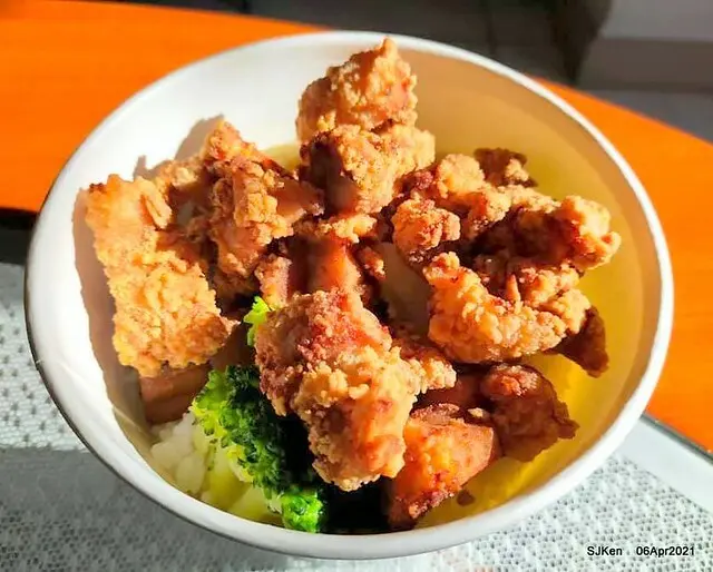 (新光三越台北信義新天地A11)「去啃Chicken 職人炸物」--- 百貨美食街「招牌白酒蒜香雞肉便當」，4/30前多款便當優惠超高CP值，兩個銅板價有找! 