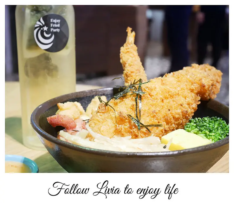 美食餐廳║ 台北信義區 捷運市政府站 炸去啃信義店 去啃 Chicken 職人炸物 A11新光三越地下街美食 ❤跟著Livia享受人生❤