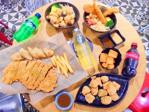 台北信義區美食|炸去啃職人炸物 新光三越A11美食推薦 海鮮一番技丼飯 白酒蒜香炸雞丼飯 雞排獨享餐 市府捷運站 捷運美食