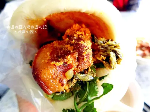 |台北×萬華|艋舺阿萬油飯·祖傳三代老店·老萬華人私藏道地美味·刈包四臣湯我的完美組合