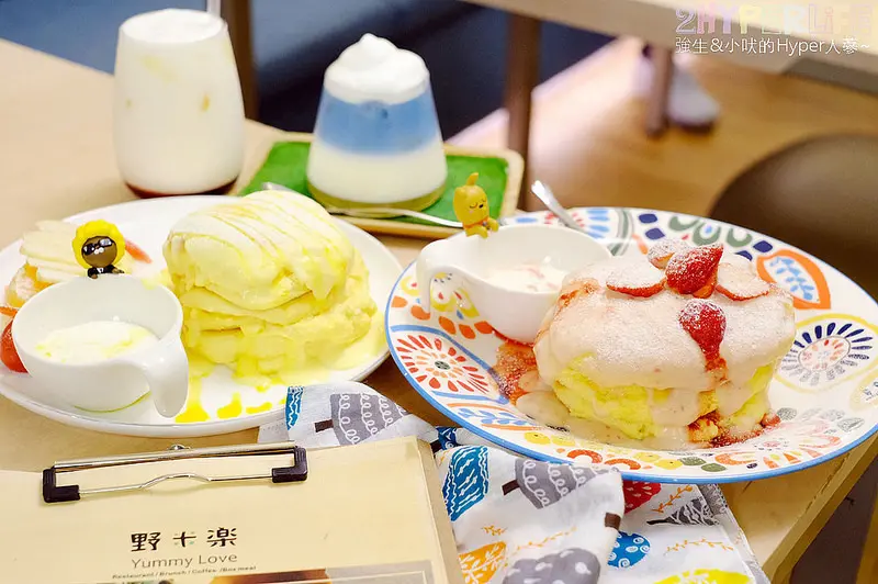 野米樂│台中厚鬆餅控們想吃甜點下午茶的好地點！季節限定草莓雲朵舒芙蕾鬆餅超美的，富士山牛奶飲也好夢幻～