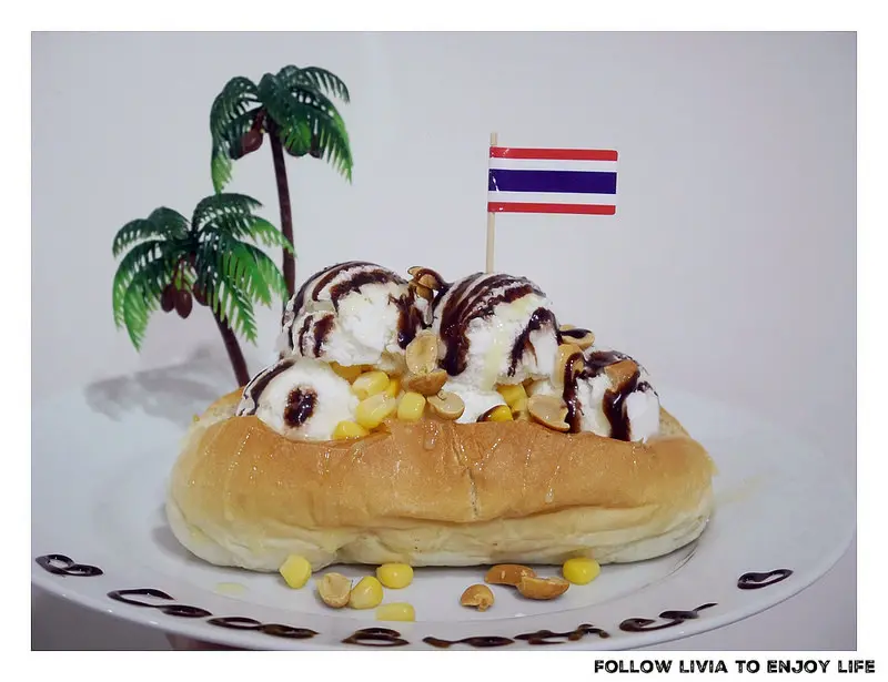 美食餐廳║ 台北中山區 捷運中山站 Coco Brother 椰子冰淇淋 中山商圈美食 泰式冰店/泰式創意料理/泰式輕食 ❤跟著Livia享受人生❤