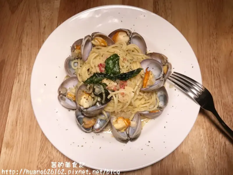 【台北大安區】白天是茶館,晚上是茶酒吧!『Miliano Tea bar米蓮娜茶吧』花茶小排燉湯麵/巨蛋饗宴(燉飯)/西班牙豬腿片烘蛋/愛評體驗團/捷運科技大樓