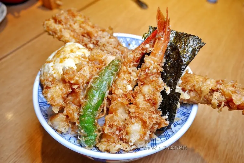 吃。台北信義《金子半之助 台北新光三越A8店》日本第一職人天丼強勢來台成為排隊美食，現正推出全新菜單喔。台北天婦羅丼飯推薦。信義天丼推薦