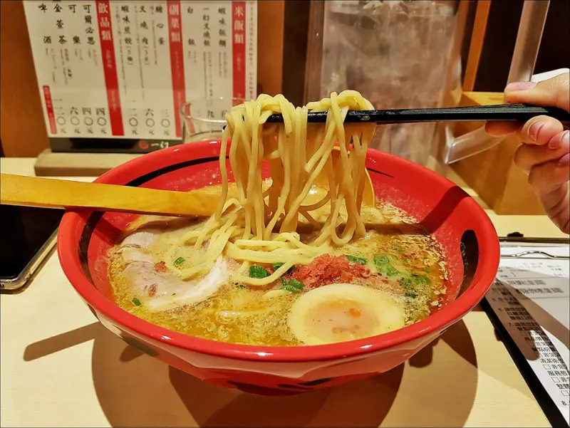 [台中] 一幻拉麵台中中友店 北海道蝦拉麵蝦味濃郁我們喜歡有好吃