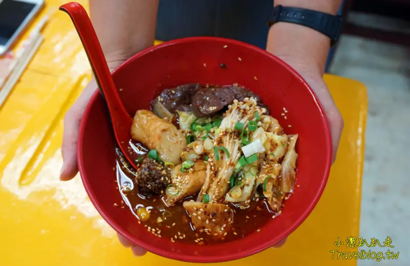 台中美食|奶奶的湯異國風味麻辣燙，豐原黃昏市場旁暗藏平價美食!豐富食材.蔬菜多樣!家庭親子聚餐的好去處!還有宵夜場! 