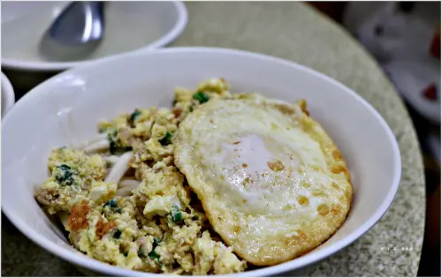 【高雄‧岡山】岡山煎炒蛋麵‧只賣平日見紅就放 比公家機關還公家機關的平價巷弄美食麵店 