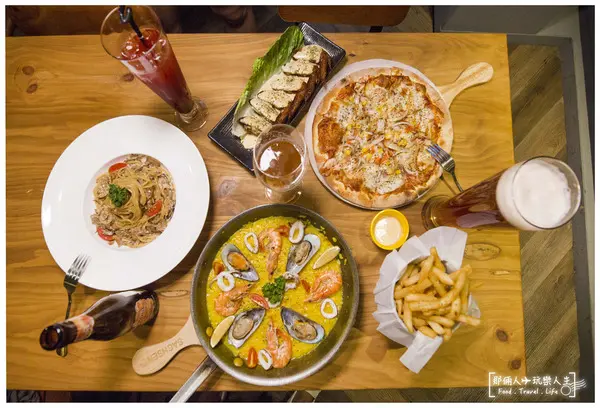 『台中-美食』薩克森比利時餐酒館Sachsen Beer Bar 自由店＿200多種的酒類 讓你翻酒單翻到手抽筋        
      