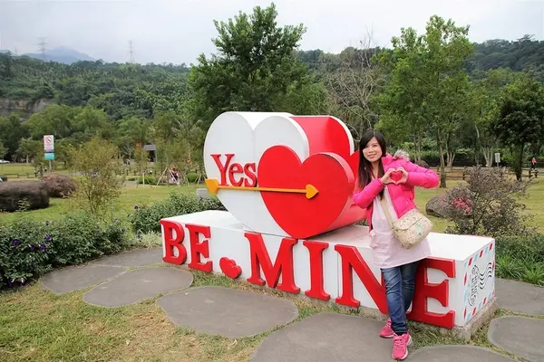 【嘉義番路景點】旺萊山愛情大草原~阿里山18號愛情絲路 LOVE幸福鐘 新鮮土鳳梨酥 浪漫拍照場景        
      