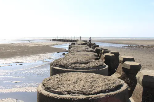 新竹新豐｜鳳坑漁港．廢棄漁港成為IG打卡海之聲2.0延伸美景