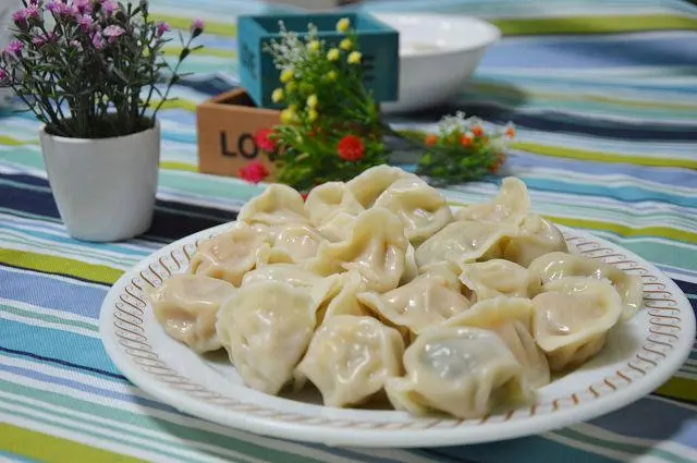 「水餃星球」宅配水餃~~團購美食推薦．玉米手工餃子/愛吃香菜水餃/開胃泡菜水餃