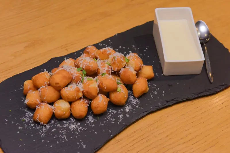 【食-新竹東區】LivingOne篤行館❤竹科人推薦的美味義法料理♡不過度加工保留食材原味❤空間寬廣、停車便利、適合團體聚餐♡精緻美味的晚餐