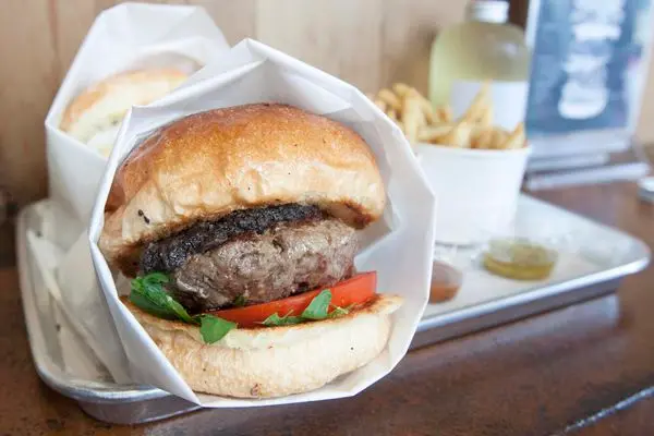 柴窯火腿製造所新竹店 - 吃個實實在在的漢堡