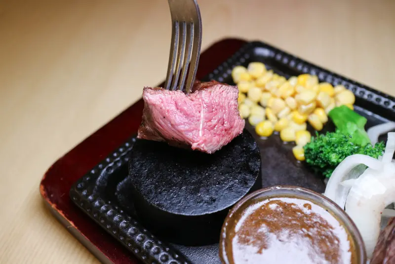 (宜蘭美食)鬥炙 原味炙燒牛排宜蘭東門店,東門夜市內,平實價位套餐享受