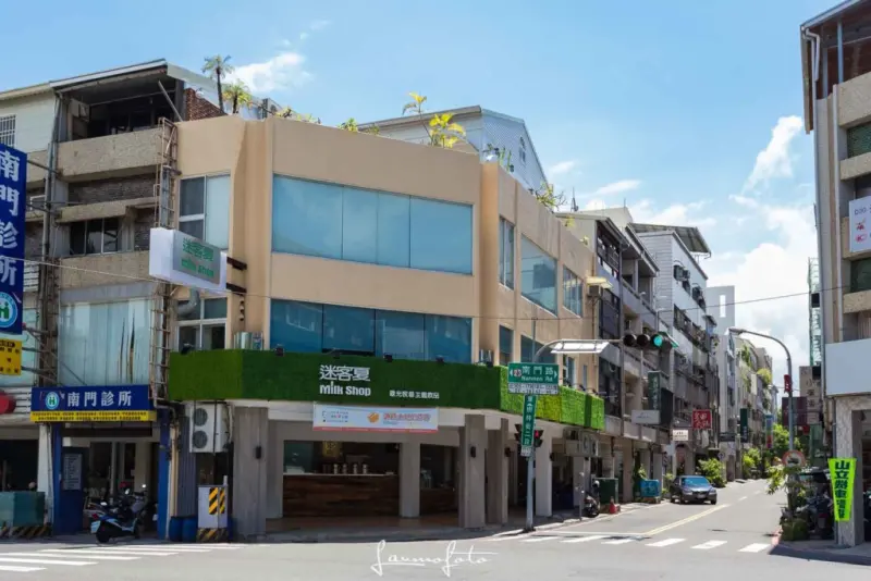 [手搖茶]來迷客夏南門店帶瓶 六時韻，到老城牆下喝口冷泡茶,「小山迎露」滿口回甘清韻 - │老莫 Say台南│