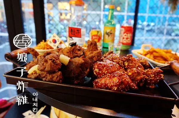 【台北美食】東區 / 韓式炸雞 娘子炸雞 迷迭香蒜味雞 / 香辣BBQ炸雞