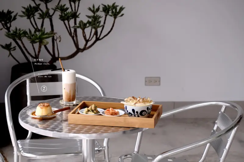 台北 Hedge Cafe 對沖咖啡，下午一點的半熟蛋肉汁飯，是咖啡館裡的無限自在。大安區咖啡/台電大樓站美食/台大商圈咖啡【男子的日常生活】