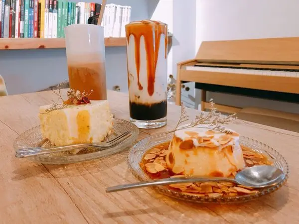 捷運公館站✿ Hedge Cafe 對沖咖啡✿溫州街上的白色咖啡廳~ 推薦檸檬味的蛋糕 ! 剛剛好的濕潤口感好好食~
