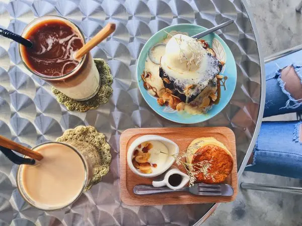 【台北｜公館站】對沖咖啡 Hedge Cafe＿開店一小時內完售焦糖布丁＿巧克力芝麻迷彩蛋糕也是熱門款