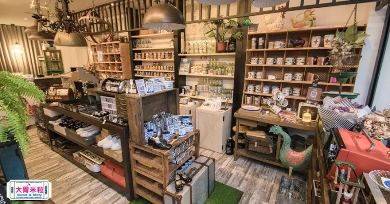 台北雜貨)師大商圈必逛景點,古俬選品 URBAN APOTHECARY,走進復古時光機,嚴選美國百年經典花露水,尋寶順道喝咖啡 - 大胃米粒 DAVID & MILLY
