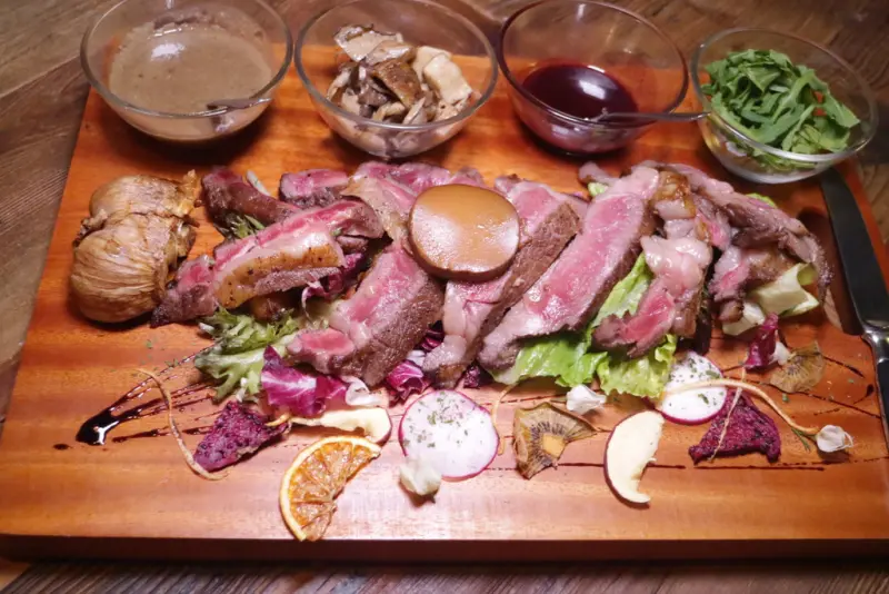 國父紀念館站美食~尖叫聲不停的女子聚會巷弄中巧遇大野狼"Greedy Bistronomy Cafe 餐酒·咖啡"今晚讓我們享受浮誇到極致的微醺之夜吧~