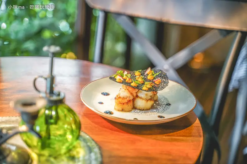 Greedy Bistronomy Cafe 餐酒·咖啡 ▏慵懶的復古空間越夜越美麗。精緻料理絕對滿足你的味蕾。大安區餐酒館推薦。捷運國父紀念館2號出口