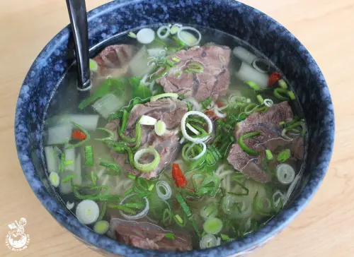 台中美食︳東佳牛肉麵館，二十年口碑老店，推薦給偏愛清淡湯頭的人