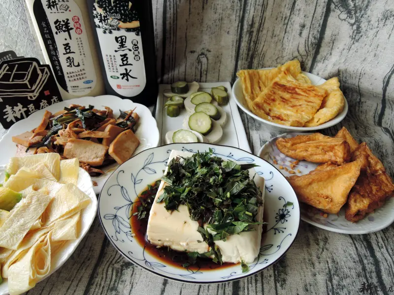 雙連 耕豆腐店 非基改黃豆+有機豆漿 生湯葉/黑豆水/現做豆包天天登場~ 豆腐食譜/馬偕醫院發奶