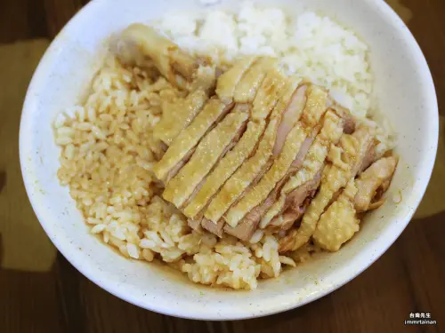 台南鴨肉飯／飄香23年／在地人私藏沒有觀光客／用餐時段必排隊／銅板美食CP值高／100元吃好吃滿－「鴨霸當歸鴨東安店」