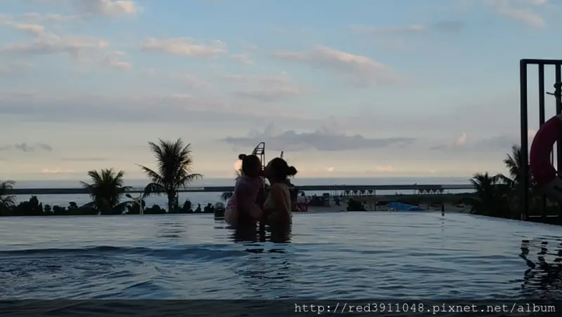 花蓮住宿推薦～不用出國也能享用無邊際泳池，花東唯一單車渡假飯店＂KADDA璽賓行旅＂享受充滿健康文青之旅！！