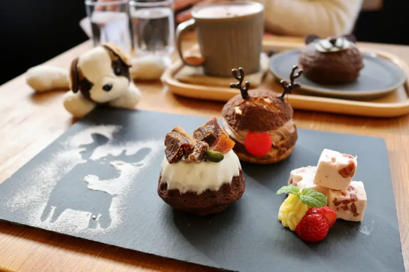 台北｜Arukinomoli 有木之森Cafe 二訪 聖誕節限定甜點 迪化街咖啡廳推薦 - 奇奇一起玩樂趣