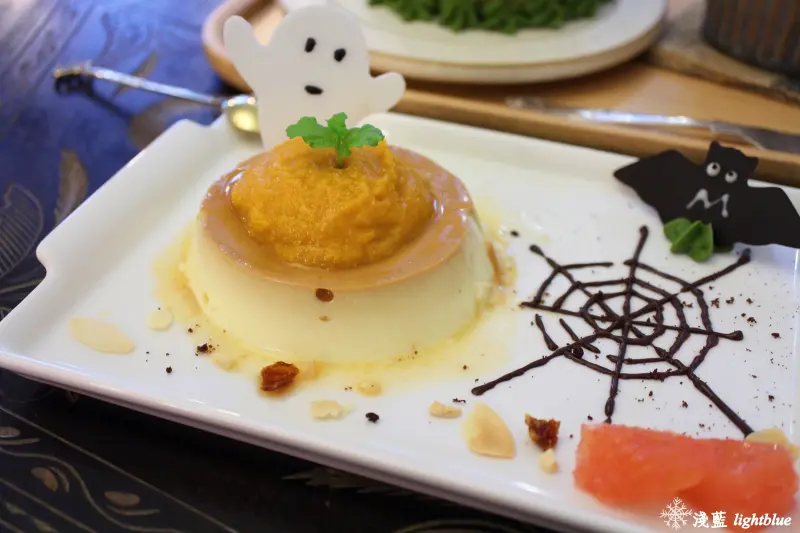 [ 北門站．迪化街美食 ] 淺藍 × Arukinomoli 有木之森 Cafe～每日限量四份的萬聖節限定版布丁，抹茶控大愛的綠一抹生乳戚風