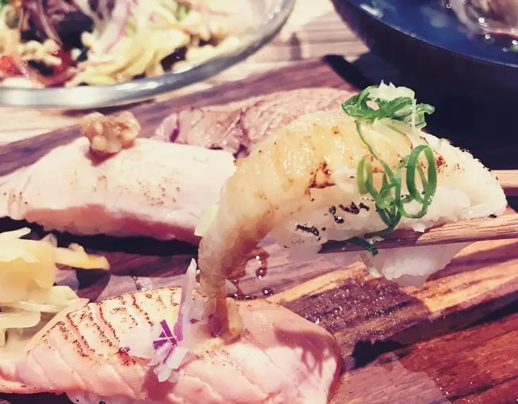 【 台北 中山 】上引水產 x 立吞。人氣爆棚活!! 跳跳海鮮壽司