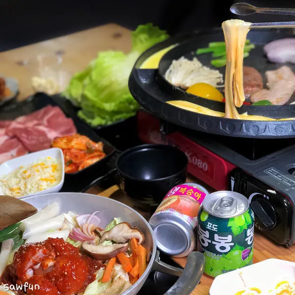 【台北美食】首爾之星 台北韓式料理 學生聚餐 公館美食 韓式餐廳 起司部隊鍋 鐵板烤肉 春川烤雞 單人韓式料理 自助吧