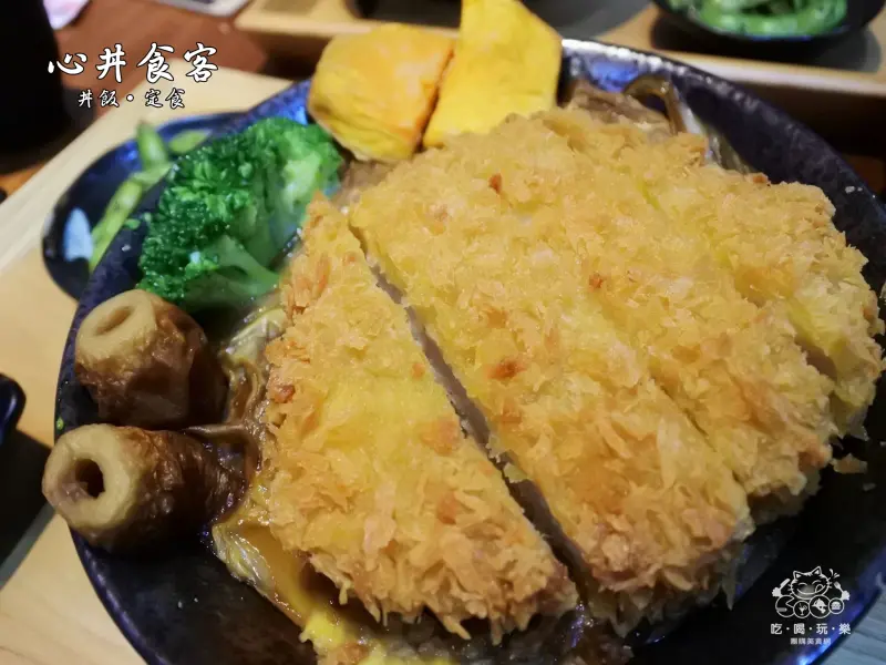 《美食推薦》【桃園中壢】心丼食客。中原夜市商圈柏德廣場美食 新開幕平價日式丼飯定食專賣店 CP高又美味的多款佳餚令人回味無窮 內用還享飲料/味噌湯/白飯無限吃到飽 桃園中壢必吃美食推薦