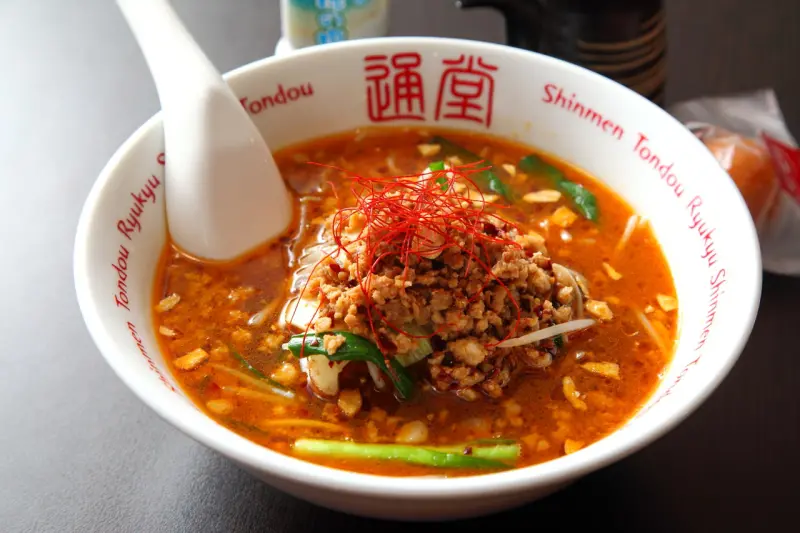 [台北信義]三月限定！社長的心意-台灣風拉麵，同場加映！四月期間限定拉麵搶先看！琉球新麵 通堂-台灣 統一時代店(文末優惠) - 大手牽小手。玩樂趣