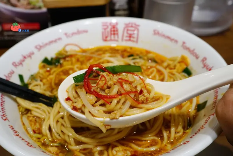 【台北美食-沖繩來的拉麵】雞湯底的神秘拉麵? 季節限定 琉球新麵 通堂拉麵 還有沖繩特色小菜 文末讀者優惠