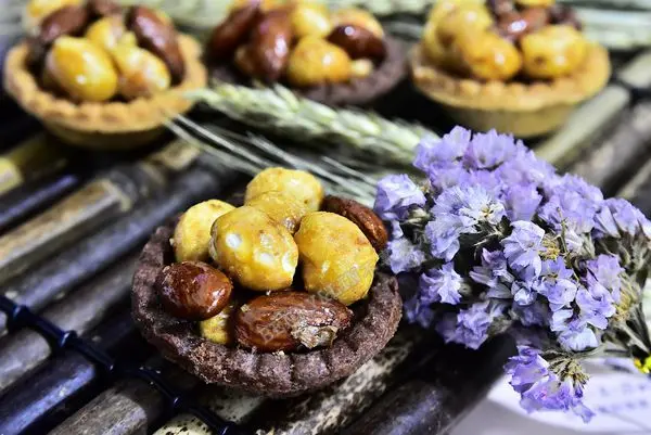 [台北美食]健康美味用料實在，堅持每日手工現做堅果夏威夷豆塔 -- 一點甜 豆塔/喜餅