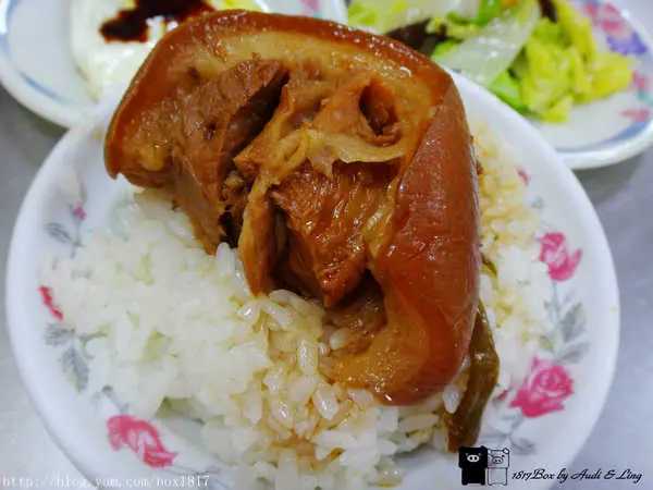 【彰化市】在別墅豪宅裡吃爌肉飯？阿谷爌肉飯。切仔麵。骨仔肉。彰化路邊攤美食