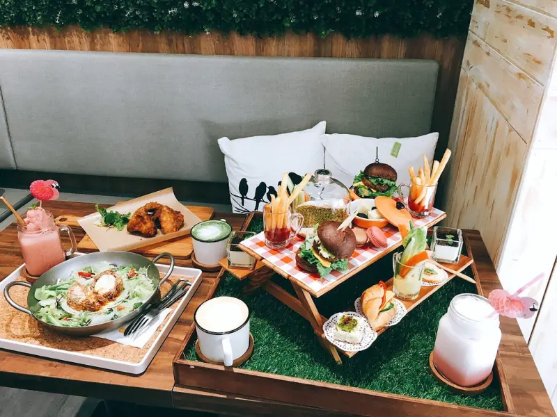 【食記】台北大安｜璐露野生活 Luluyelife Café｜少女心噴發的室內野餐餐廳｜可外帶外送(付完整菜單)