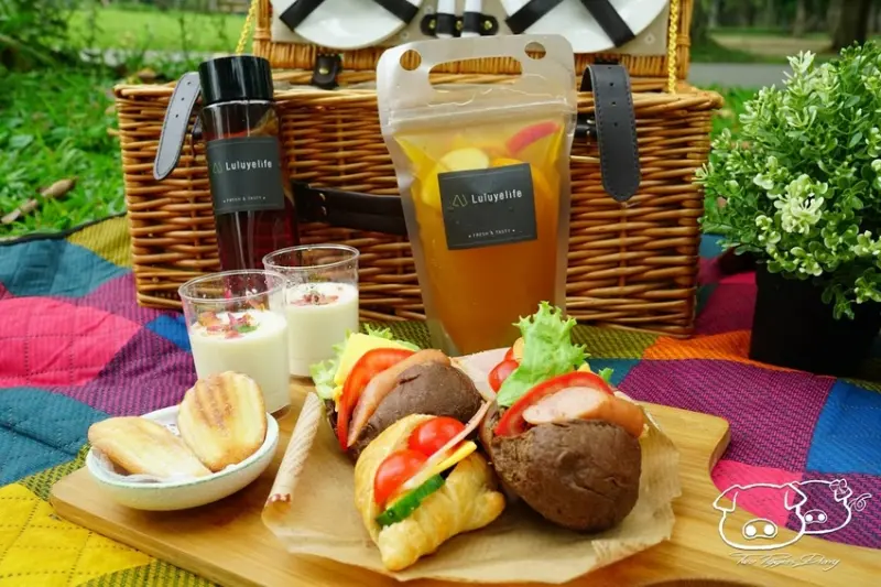 [信義安和站]璐露野生活Luluyelife Café_文青少女必來體驗的都市野餐餐廳_野餐派對搬上桌_野餐道具租借從無到有幫你完整準備_兩隻豬野餐去
