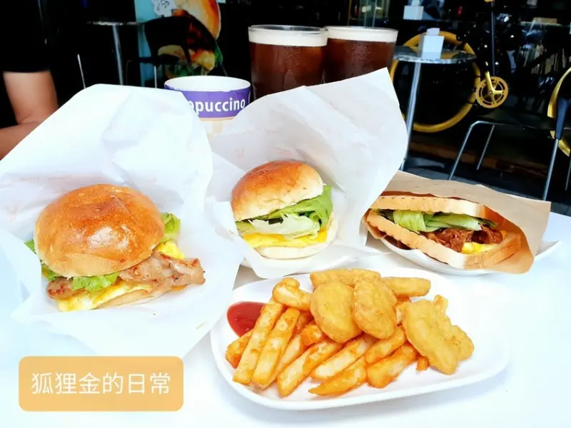 台中美食 │ 倆手 Two Hands Brunch 南屯平價早午餐 別再只選連鎖早餐店啦！義大利麵、燉飯也吃的到哦