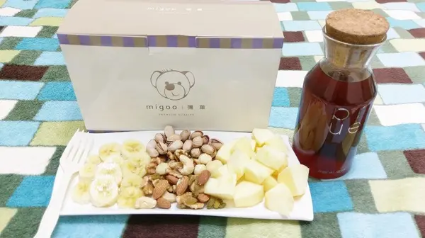 彌菓migoo-堅持低溫烘培  保留營養不只是熱量  頂級堅果禮盒  是中秋節的伴手禮首選  簡單的包裝蘊藏不簡單的內容              