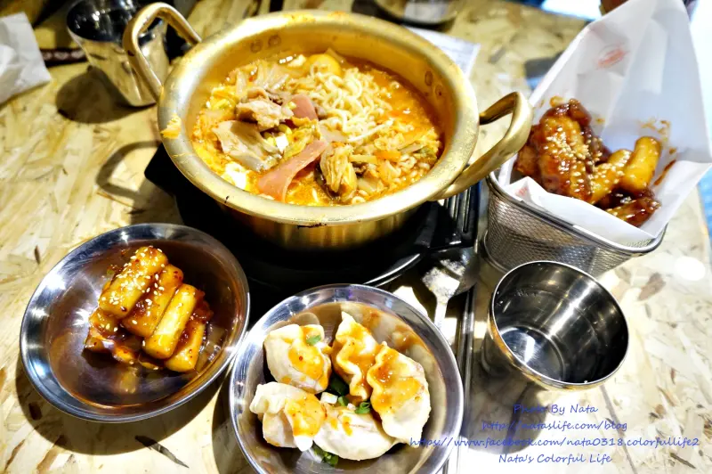 【美食♔台南安南區】韓鍋人韓式鍋物專賣店(安中店)。「聚餐好所在」韓食迷看過來！韓式料理來安南區插旗了~激推起司部隊鍋、韓式炸雞