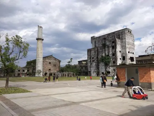 中興文創園區~~超熱門IG打卡景點．舊紙廠改造而成的文創藝術空間
