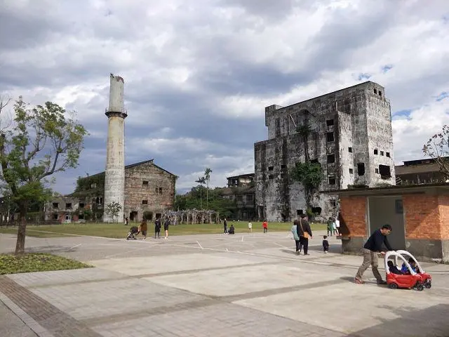 中興文創園區~~超熱門IG打卡景點．舊紙廠改造而成的文創藝術空間