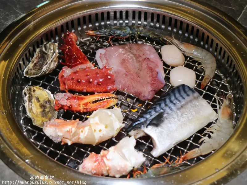 【新北板橋區】板橋頂級燒肉吃到飽『 原月日式頂級帝王蟹燒烤吃到飽 』帝王蟹/ 生魚片/ 握壽司 /啤酒吃到飽/專人桌邊服務/愛評體驗團/捷運新埔站